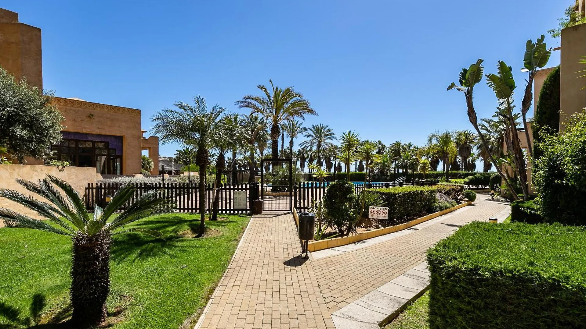 Jardines De Isla Canela Vistas A Las Marismas
